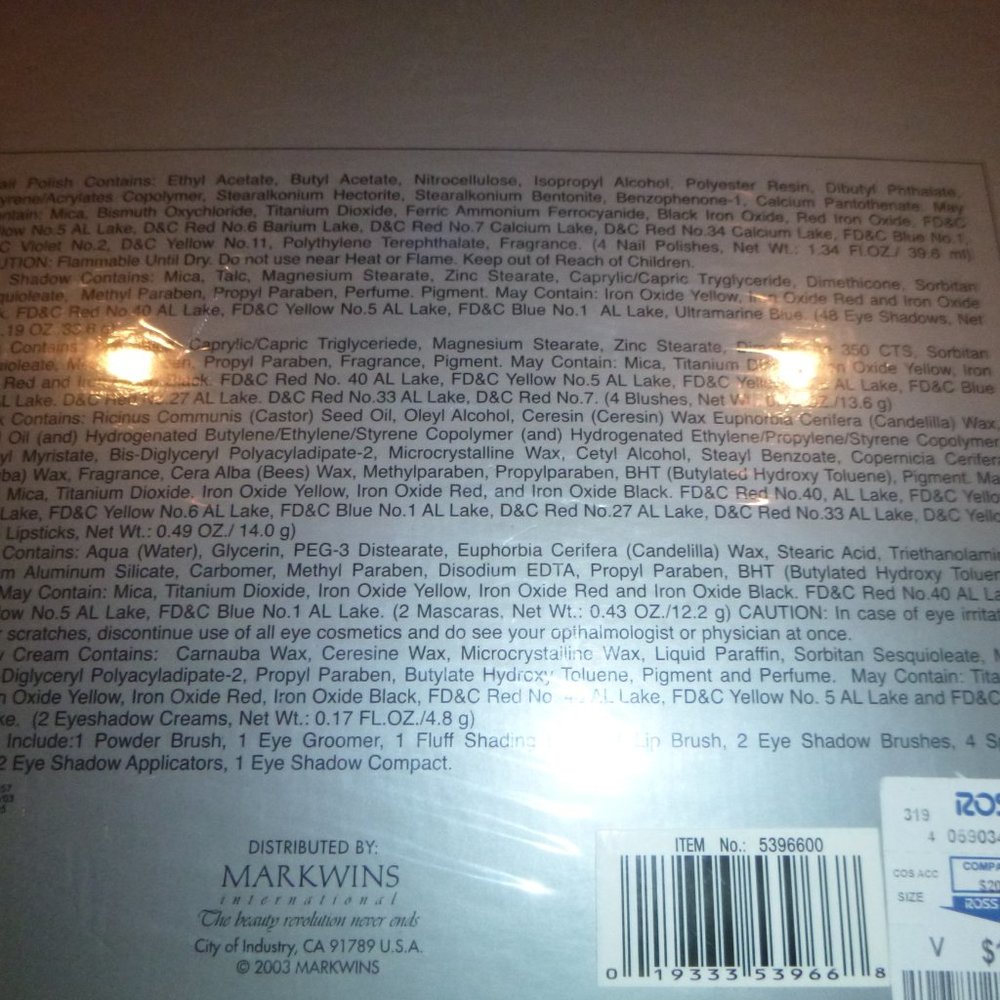 Large Color Ensemble Makeup Gift Set - Picture 8 of 8